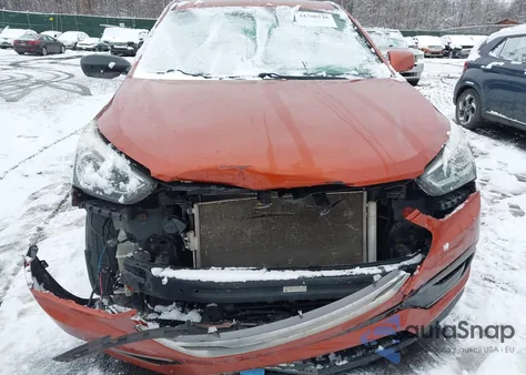 2017 Hyundai Santa Fe Sport 2.4L z USA, uszkodzony, nr VIN 5XYZTDLB1HG395525